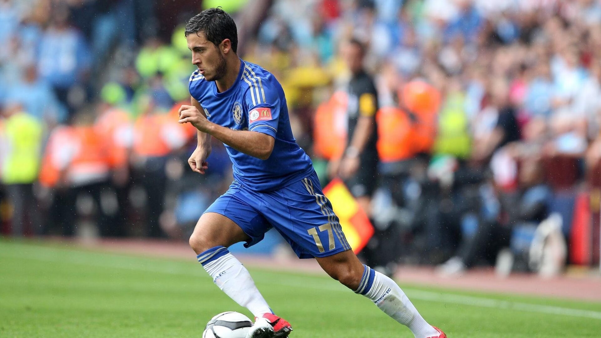 冬季两项世界杯赛场风雪考验运动员体能,冬天举办世界杯